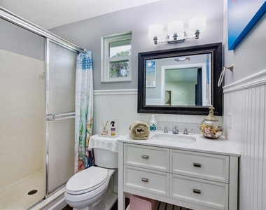 5242 Riverside Drive - Photo Thumbnail 15