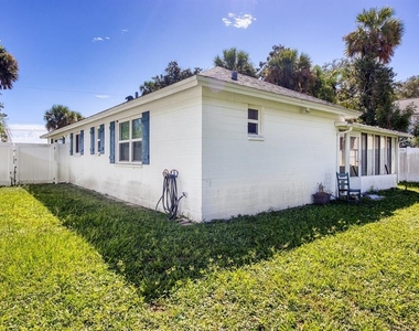 5242 Riverside Drive - Photo Thumbnail 21