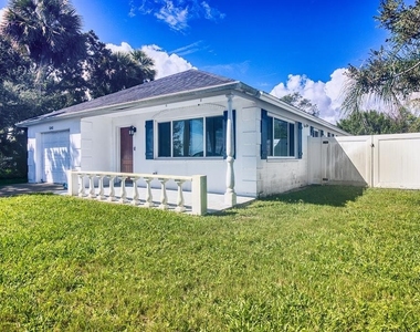 5242 Riverside Drive - Photo Thumbnail 1