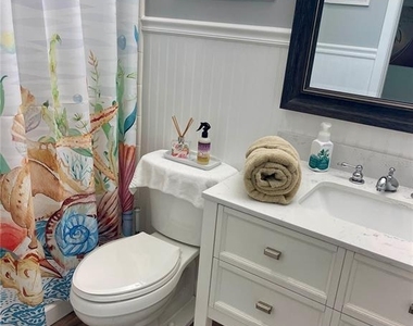5242 Riverside Drive - Photo Thumbnail 14