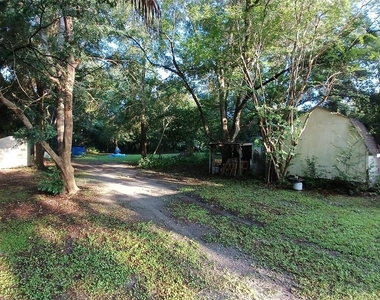 210 Se Hardin Court - Photo Thumbnail 10