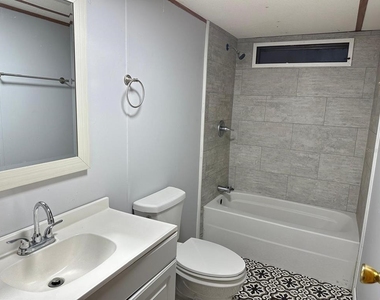 210 Se Hardin Court - Photo Thumbnail 6