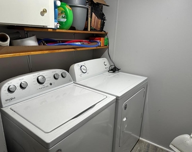 210 Se Hardin Court - Photo Thumbnail 7