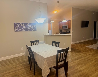 484 Hildalgo Drive - Photo Thumbnail 4