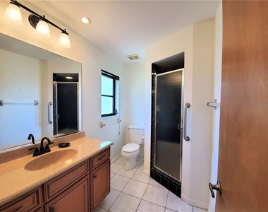 88 Temple Road - Photo Thumbnail 16