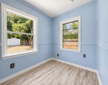 3209 Avenue A W - Photo Thumbnail 8