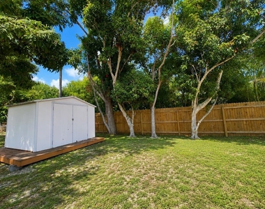3209 Avenue A W - Photo Thumbnail 24