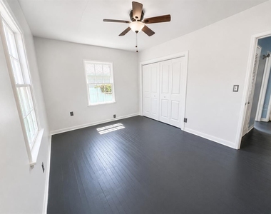 3209 Avenue A W - Photo Thumbnail 12