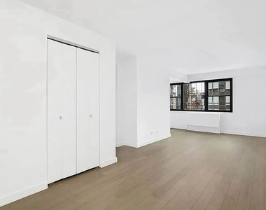 39 street 2nd ave - Photo Thumbnail 1