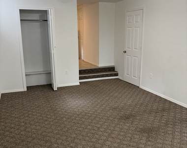 81-11 Utopia Parkway - Photo Thumbnail 1