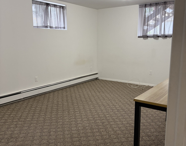 81-11 Utopia Parkway - Photo Thumbnail 6