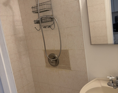 81-11 Utopia Parkway - Photo Thumbnail 14