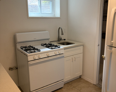 81-11 Utopia Parkway - Photo Thumbnail 10