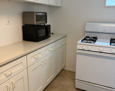81-11 Utopia Parkway - Photo Thumbnail 11