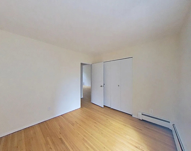 365 West 52nd Street - Photo Thumbnail 9