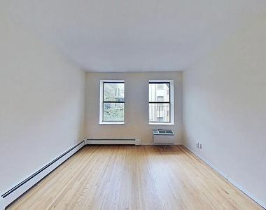 365 West 52nd Street - Photo Thumbnail 4