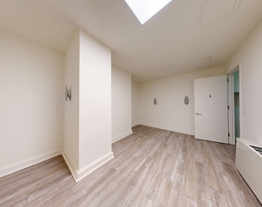 10 Hanover Square - Photo Thumbnail 4
