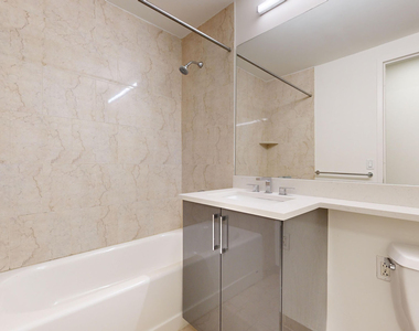 10 Hanover Square - Photo Thumbnail 4