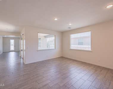 2725 Mike Price Drive - Photo Thumbnail 3