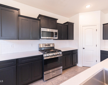 2725 Mike Price Drive - Photo Thumbnail 6