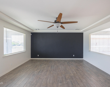 2725 Mike Price Drive - Photo Thumbnail 2