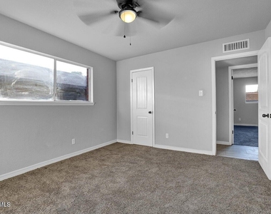 3709 Roslyn Drive - Photo Thumbnail 17