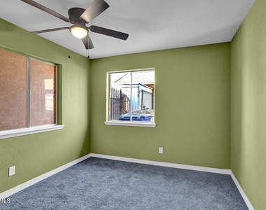 3709 Roslyn Drive - Photo Thumbnail 14