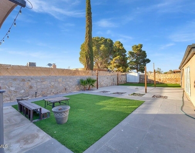 3709 Roslyn Drive - Photo Thumbnail 23