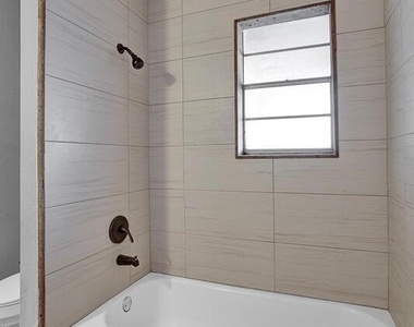 3709 Roslyn Drive - Photo Thumbnail 19