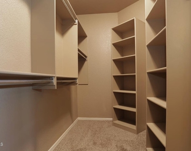 533 Green Village Court - Photo Thumbnail 9