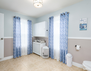 165 Oak Street - Photo Thumbnail 32