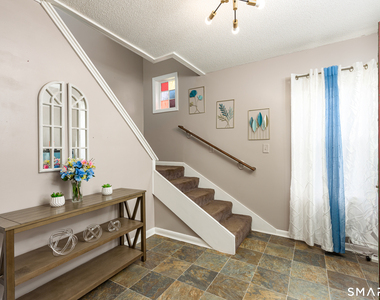 165 Oak Street - Photo Thumbnail 5