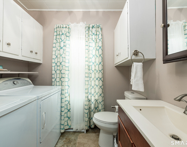 165 Oak Street - Photo Thumbnail 16