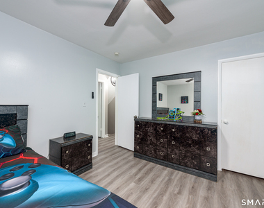 165 Oak Street - Photo Thumbnail 24