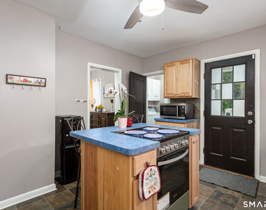 165 Oak Street - Photo Thumbnail 9