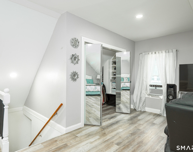 165 Oak Street - Photo Thumbnail 29