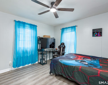 165 Oak Street - Photo Thumbnail 25