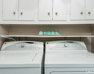 165 Oak Street - Photo Thumbnail 17
