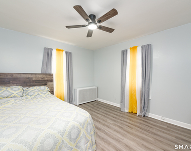 165 Oak Street - Photo Thumbnail 20