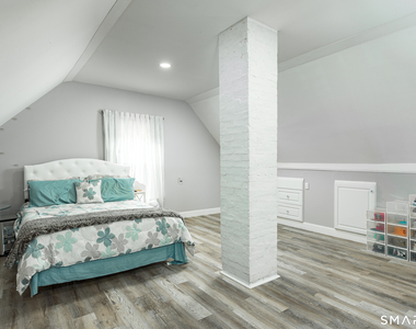 165 Oak Street - Photo Thumbnail 26