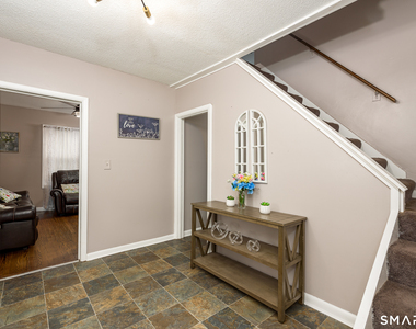 165 Oak Street - Photo Thumbnail 6