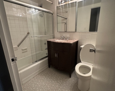 31 Woodland Street - Photo Thumbnail 7