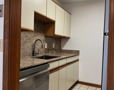 1022 Main Street - Photo Thumbnail 4