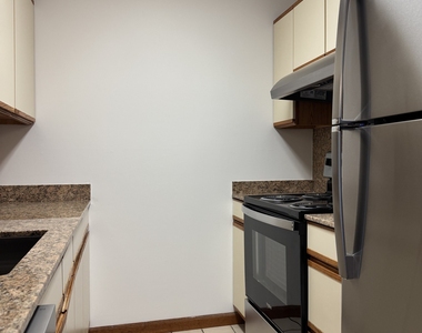 1022 Main Street - Photo Thumbnail 5