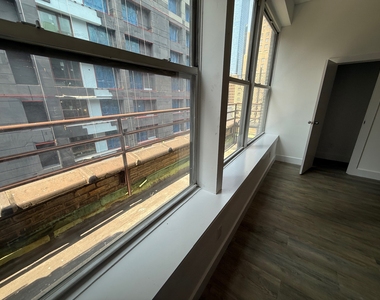 248 West 35th Street - Photo Thumbnail 2