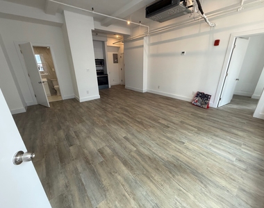 248 West 35th Street - Photo Thumbnail 7