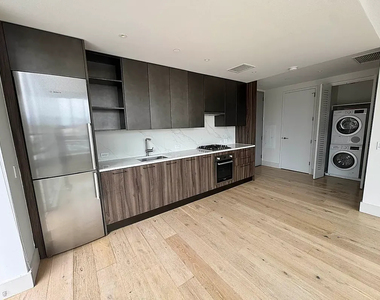 251 EAST - Photo Thumbnail 4