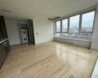 251 EAST - Photo Thumbnail 1