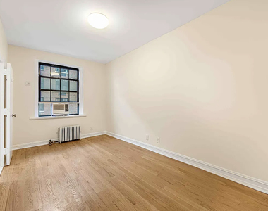 107 East 63rd Street - Photo Thumbnail 3