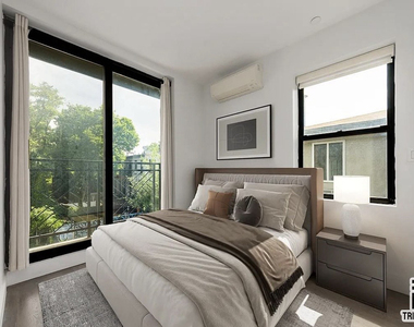771 Lexington Avenue - Photo Thumbnail 4